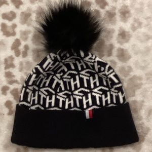 Tommy Hilfiger Ladies’ Pom Beanie, OS